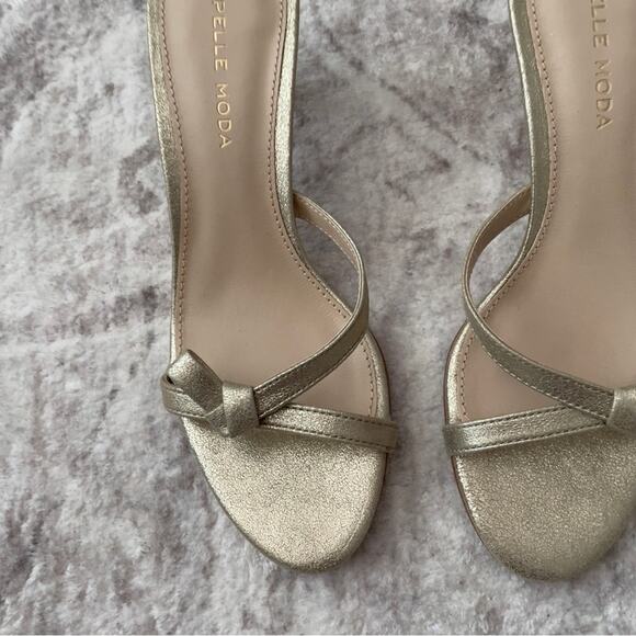 Pelle Moda Jadine Low Heeled Sandals Gold Metallic Size 5.5 New - Picture 9 of 11